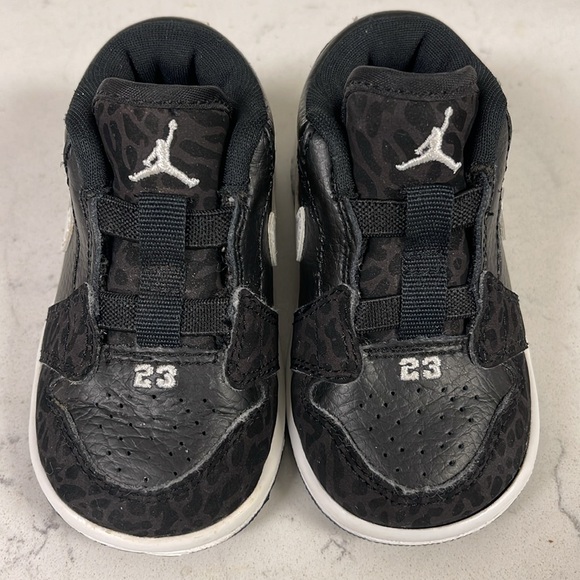 Air Jordan J Man Slip-On For Boys Black Elephant Print 364704-011 Size 4C - Picture 3 of 16